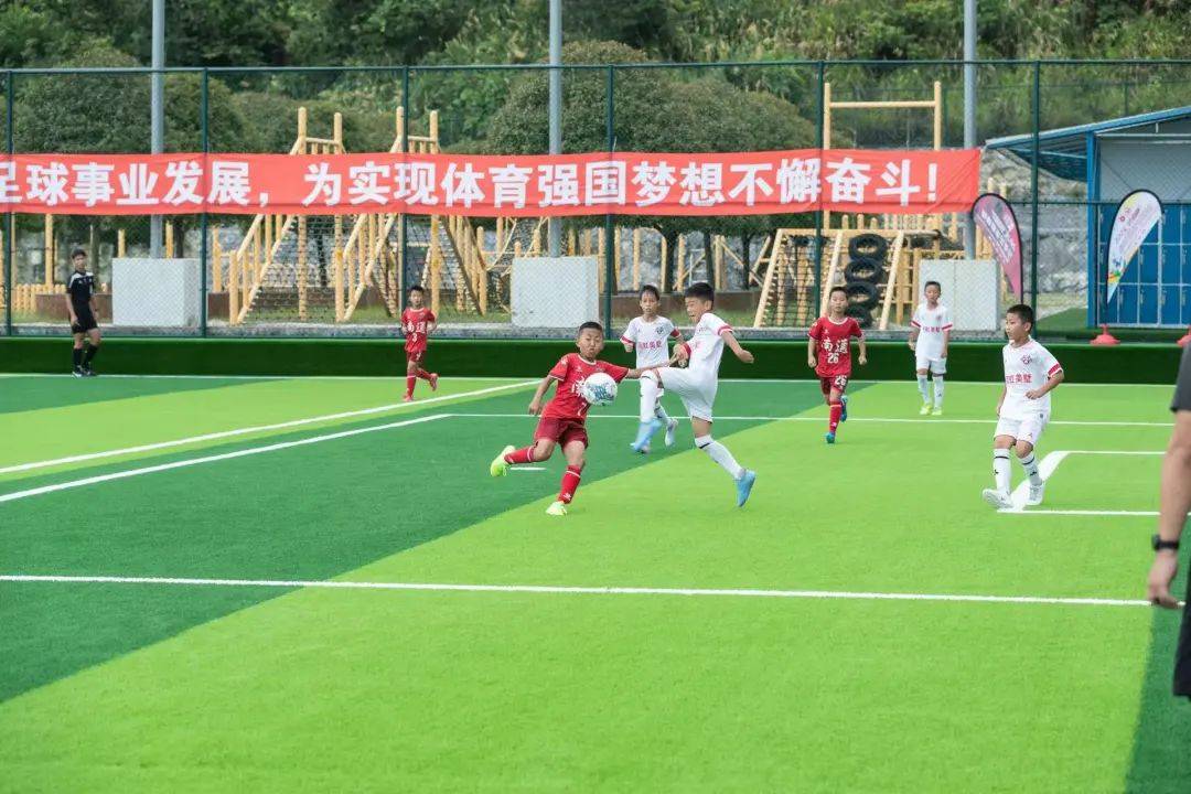 关于齐鲁战狼队对阵北城朱雀队,足球杯赛惊险晋级,内线统治篮板——防线高度稳定的信息 关于齐鲁战狼队对阵北城朱雀队,足球杯赛惊险晋级,内线统治篮板——防线高度稳定的信息